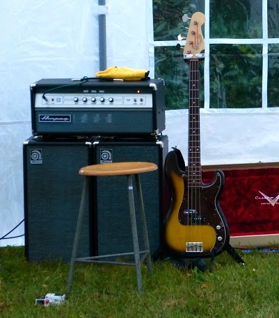 ampeg rig & p bass.jpg