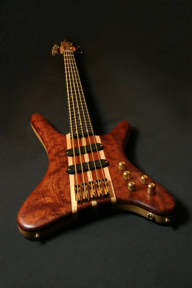 AP Bass 01-3.jpg