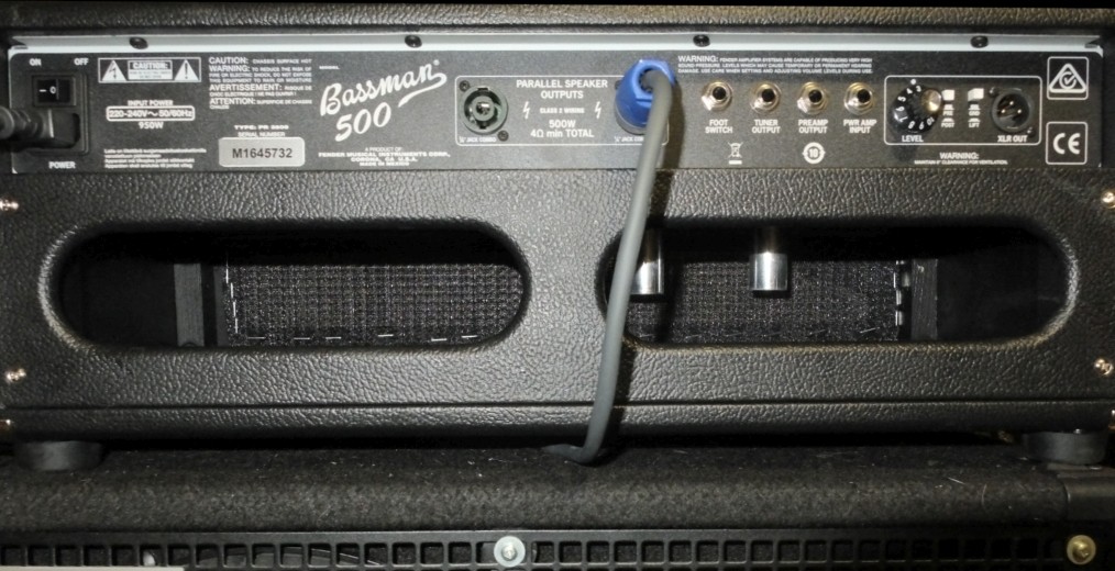 Bassman500VonHinten.jpg