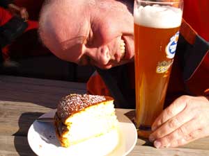 bier-und-kuchen.jpg