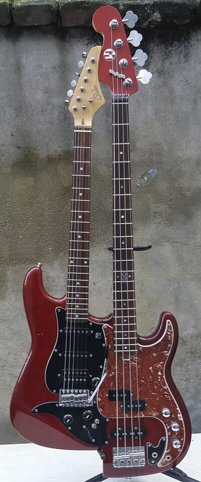 double-neck_HB_Sq_Mar_01.jpg