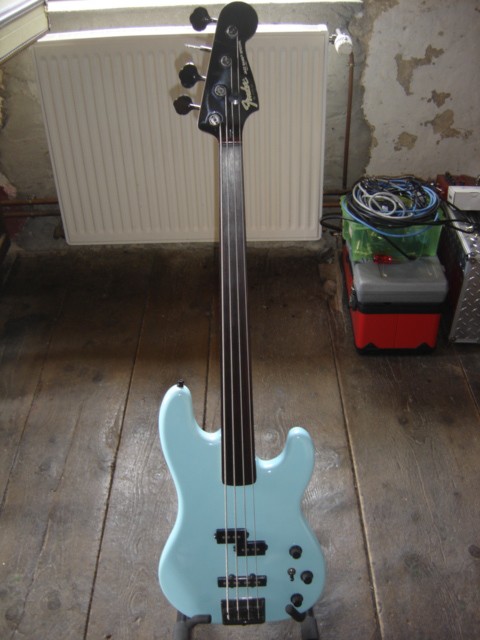 fender-jazz-bass-special-fretless-35366.jpg