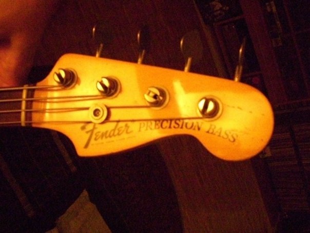 fender precision bass 1.jpg