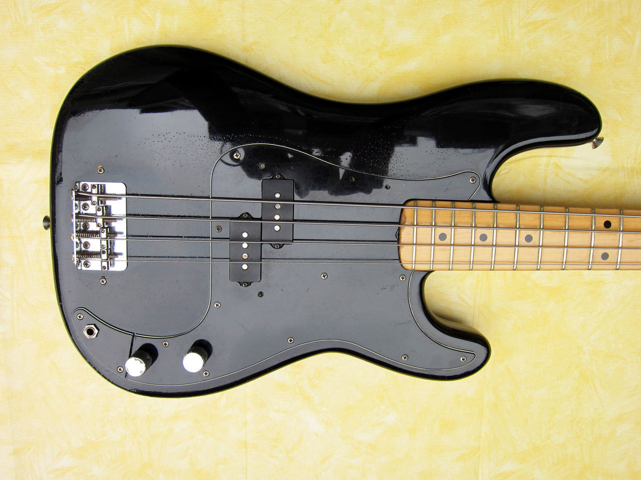 FenderPrecisionBlackFrontBody_zpse2adb624.jpg~original.jpg