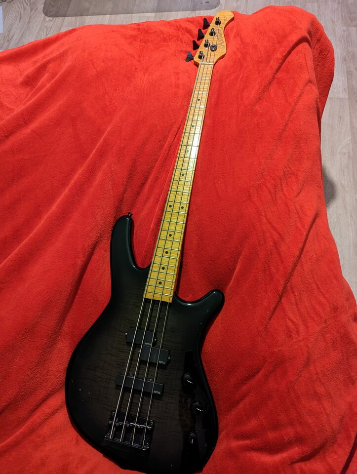 Anboy / Odyssey Bass / 1995 / Translucent Black | Bassic.de