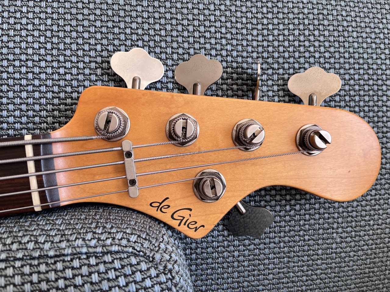 Groß (Headstock).jpeg