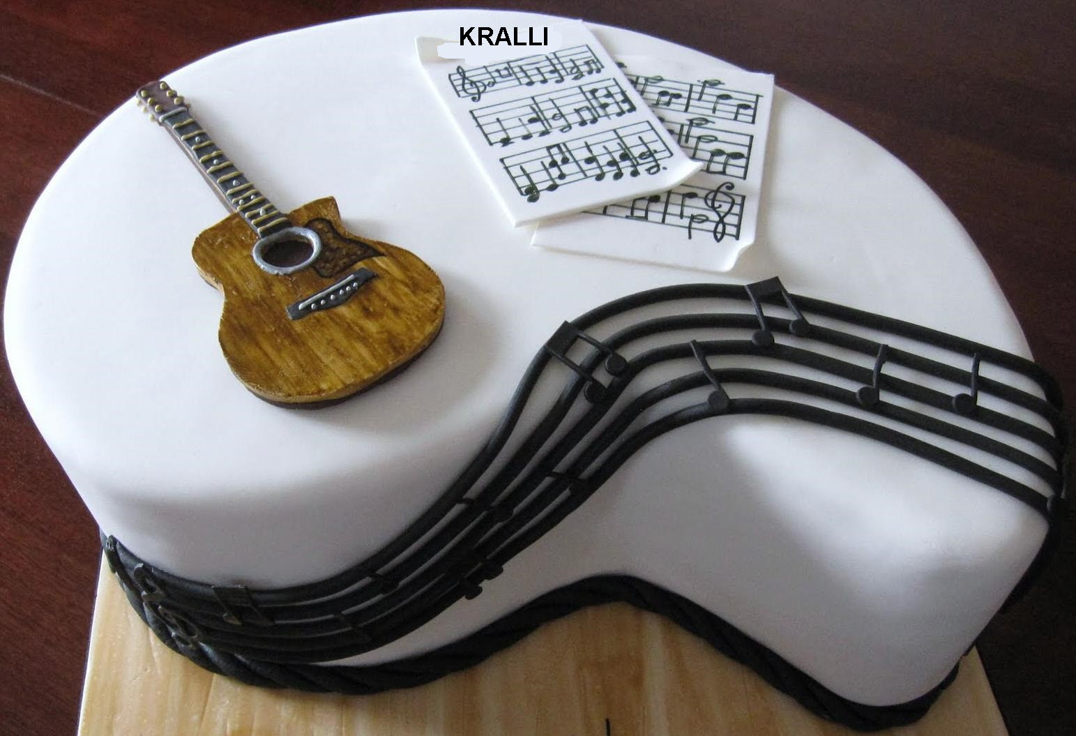 Guitar cake.jpg