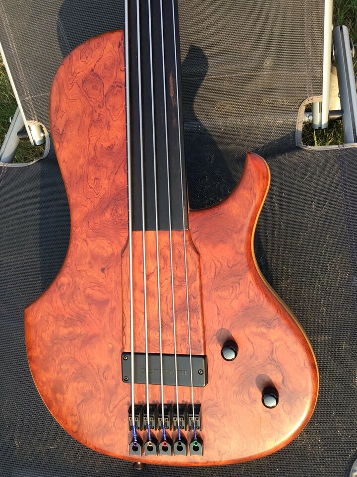 Human Base The Base Fretless 5 11.jpg