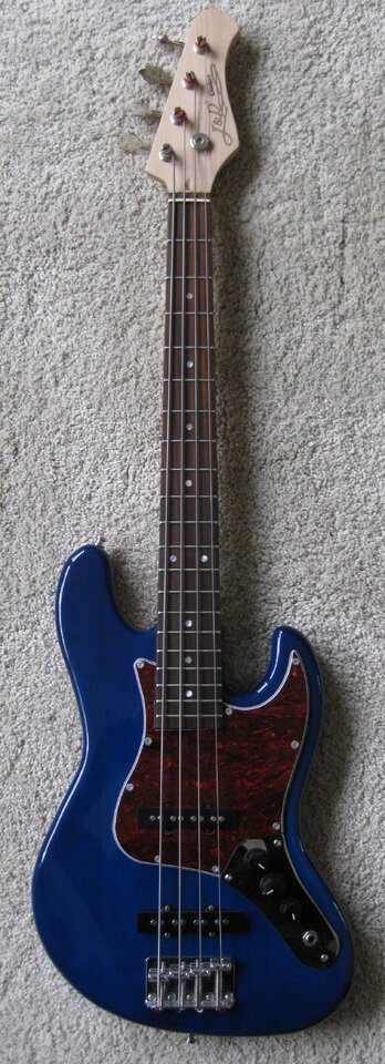 Jack & Danny Jazz-Bass ultrashortscale.JPG