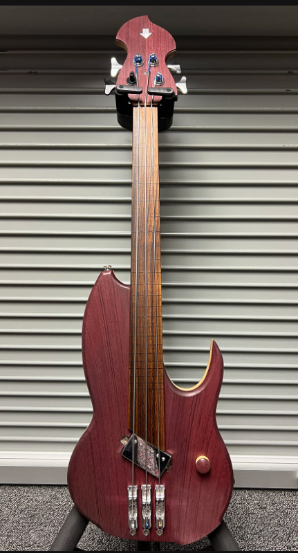 Jon Letts WyRm 3 string fretless short scale bass 2023.jpg