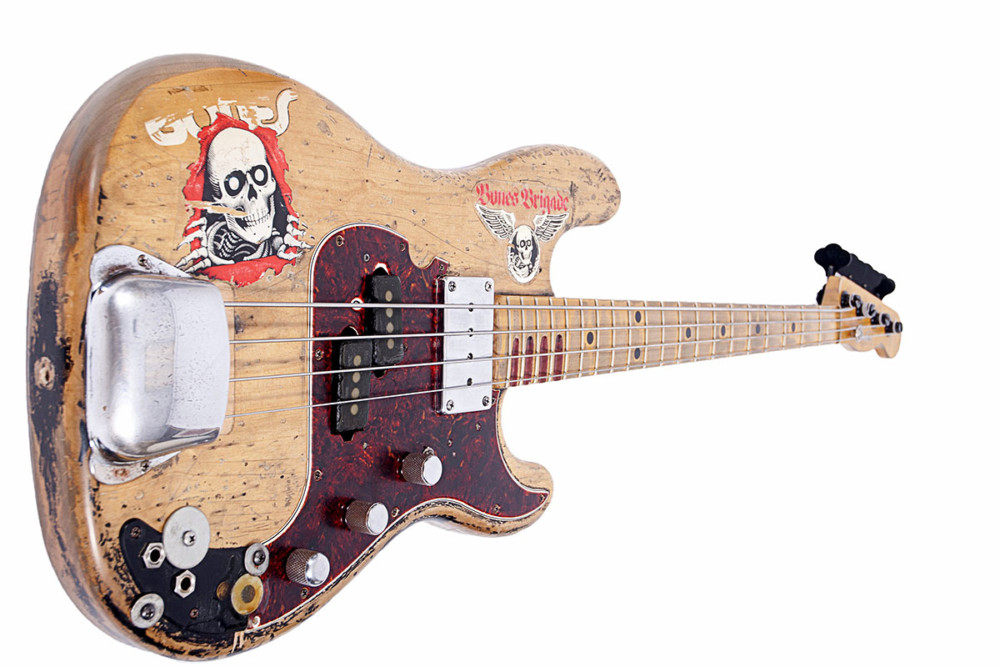 Jon-Willis-Billy-Sheehan-Wife-Bass-Replica-angled-view-full-1000x667.jpg