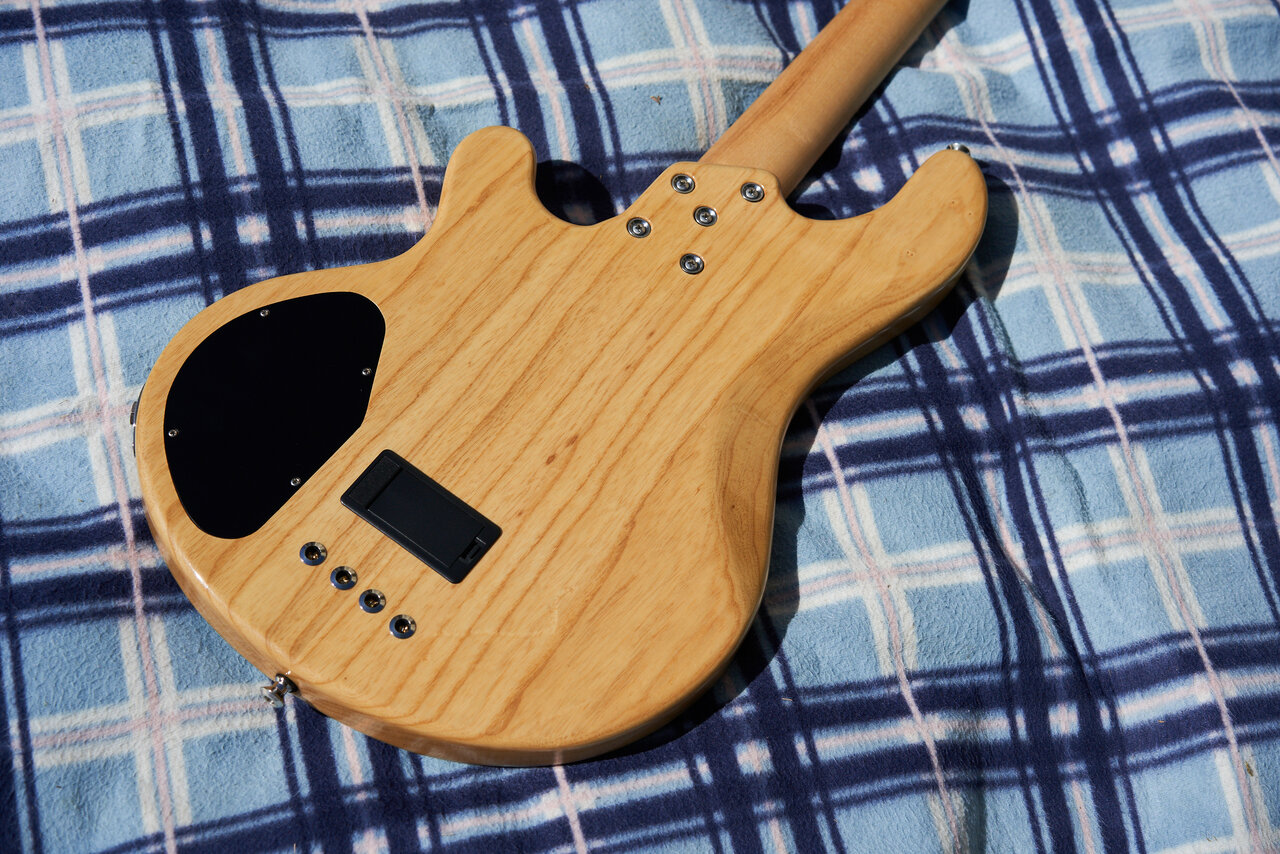 Lakland4414-9.jpg