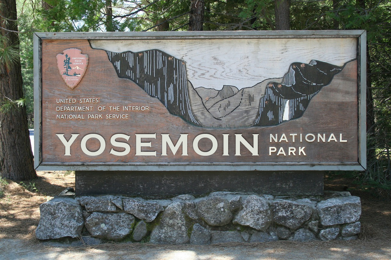 Moin yosemite sign-653376_1280.jpg