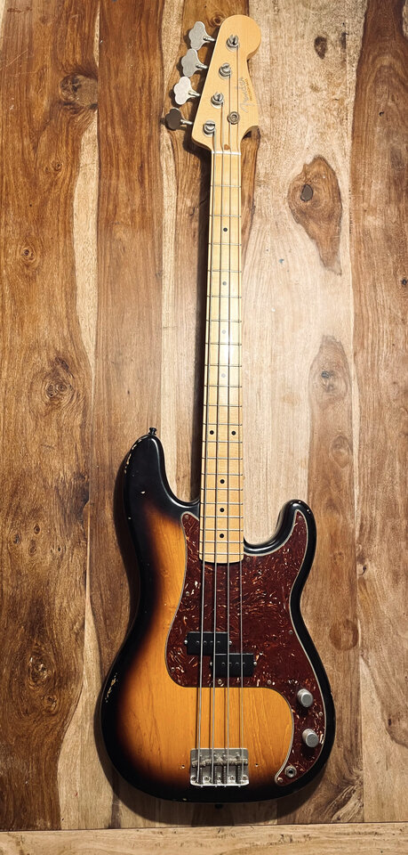 P-Bass.jpg