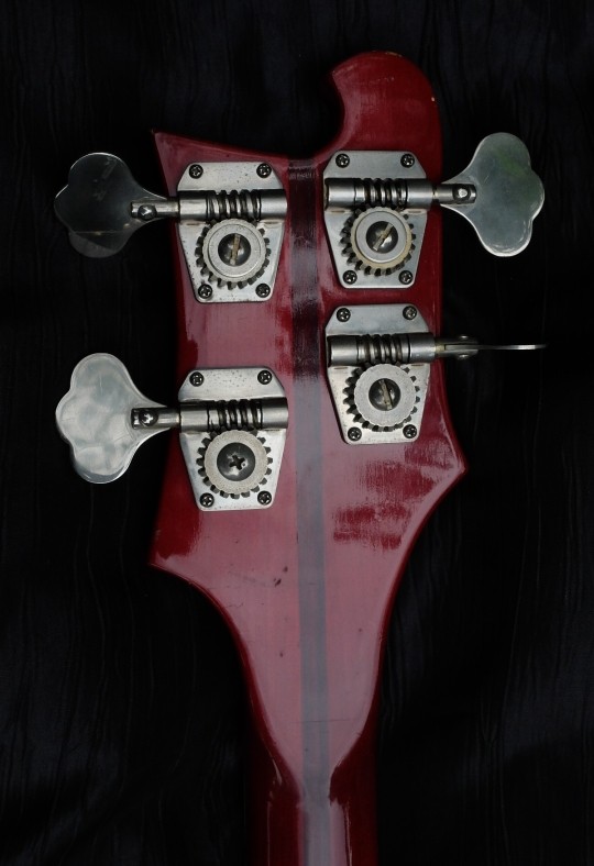 Rickenbacker4001_74_headback.jpg