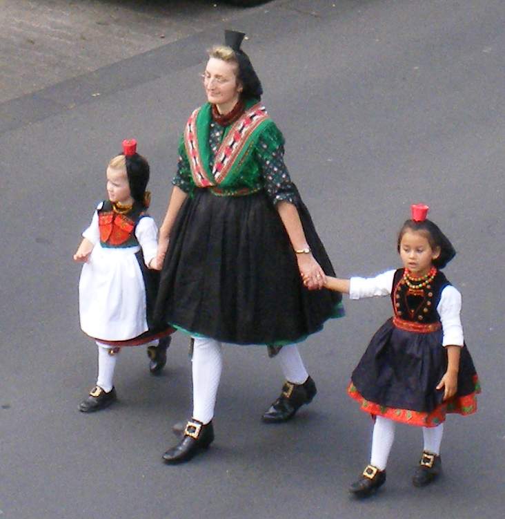 Schwälmer Tracht.jpg