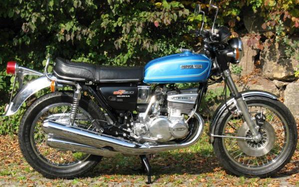 Suzuki GT 550 B Maui Blue Metallic.jpg