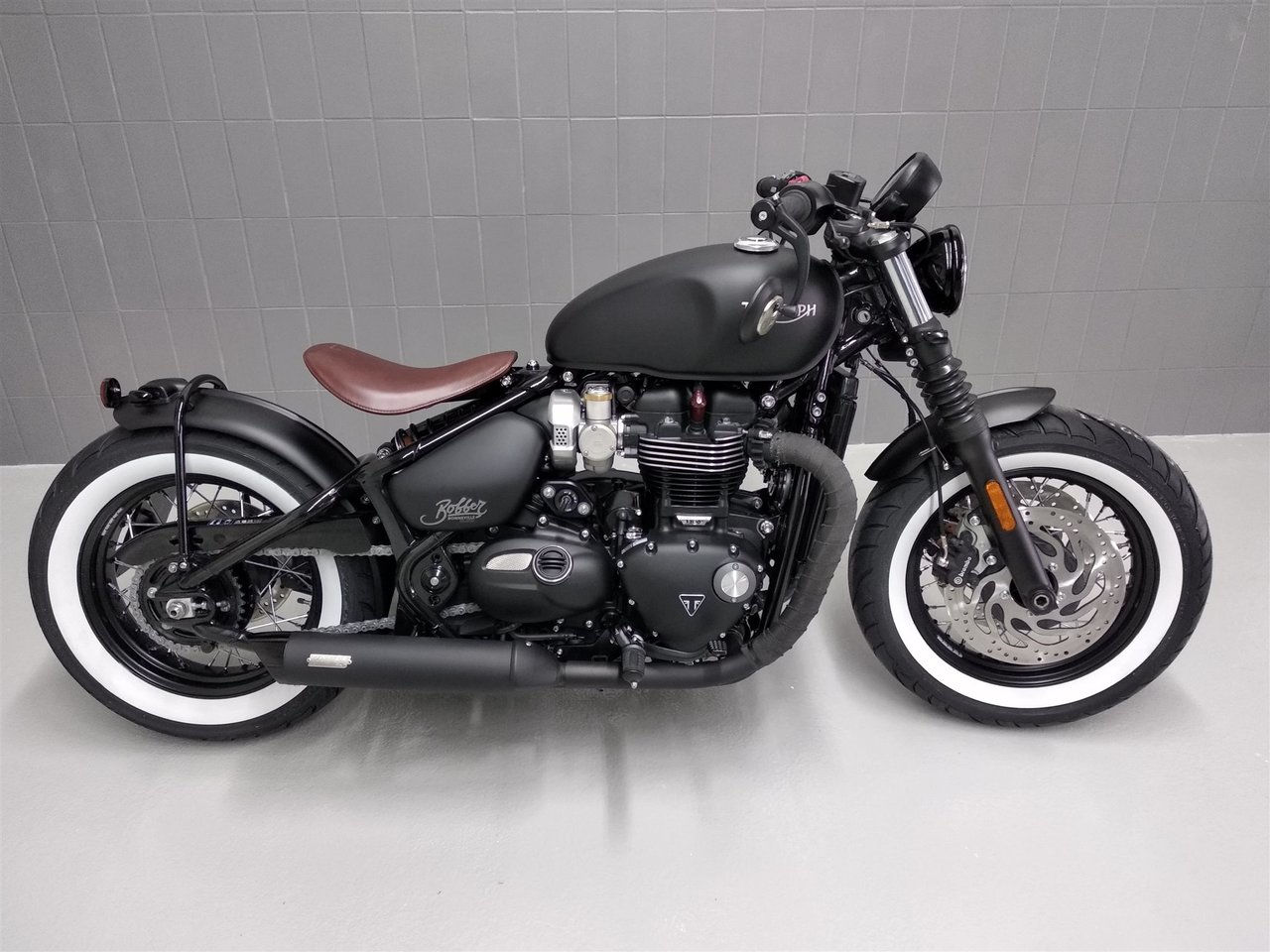 u-uw_48944_1-triumph-bonneville-bobber-black-636940391654140806.jpeg