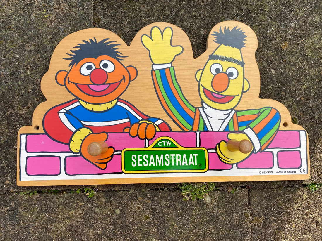 witz kleiderhaken ernie und bert3_small.jpg