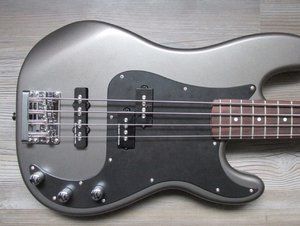 Squier (umgebaut).JPG