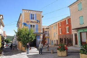 librairie-le-bleuet-banon-devanture.jpg