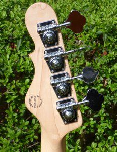 G&L Tribute L-2000 kompr. 09.jpg