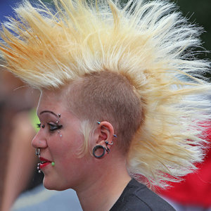 Person_with_mohawk_Stockholm_Pride_Festival_2009.jpg