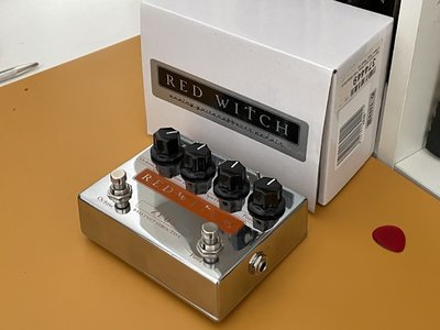 Red Witch Zeus Kombiniertes Octaver- und Fuzzpedal