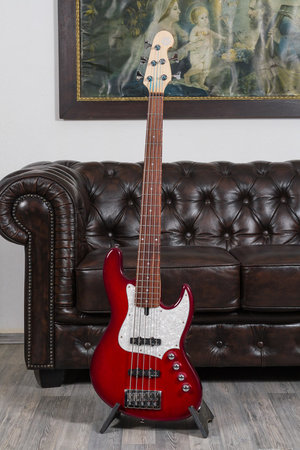 Maruszczyk Elwood L 5 Saiter Bass