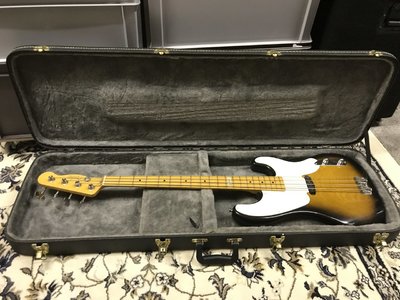 Case w:bass.JPG