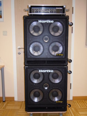 Hartke 5500 top+2x 4.5 XLcabs .JPG