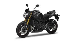 2015-Yamaha-FZ8-EU-Midnight-Black-Studio-007.jpg