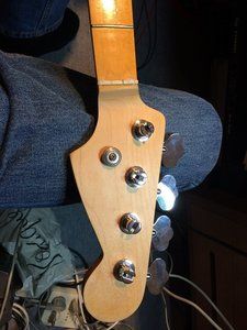 Warmoth_Maple_Jazzneck_5_2.jpg