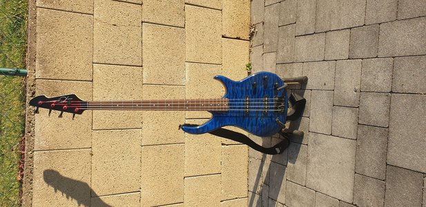 Peavey Millenium BXP 4 Bass inkl. Tasche und Gurt