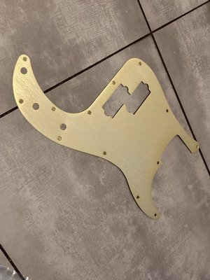 Fender Precision  Bass pickguard aluminium gold anodized 13 Loch *neu*