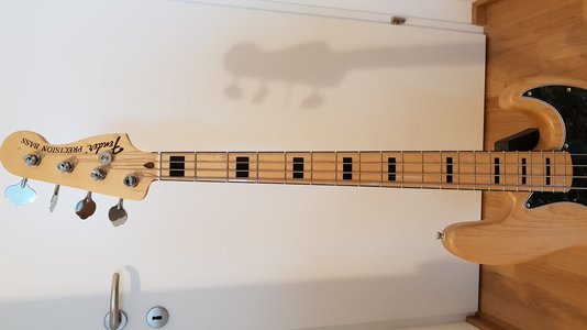 Feeler: Fender Precision Bass Hals MIM 2018 inkl. Tuners