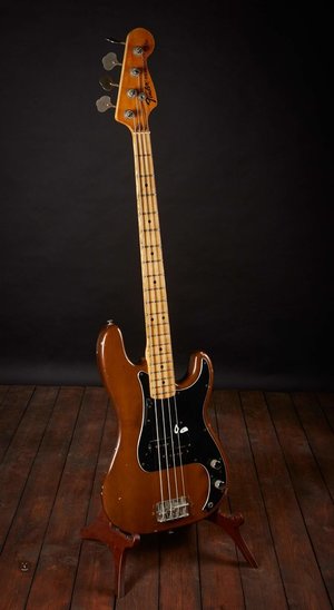 Suche Fender Precision mit A neck