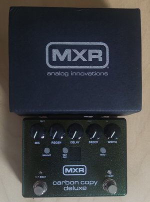 MXR Carbon Copy Deluxe Analog Delay