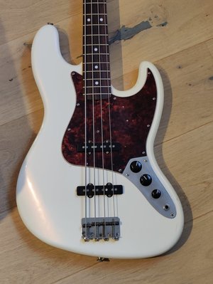 Einer muss gehen Tokai Custom Edition Jazz Bass oder Greco JB-500