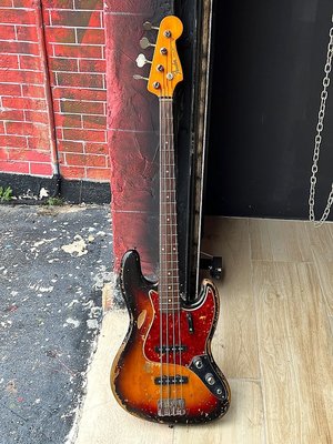 Suche Fender Jazz Bass Pre-CBS