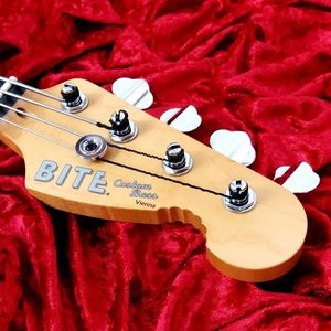 4-in-line-headstock.jpg