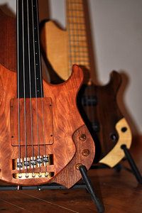 fretless2.jpg