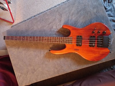 Hohner The Jack bass