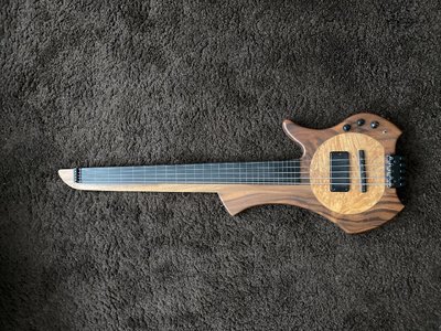 BassLine Worp Acoustic 5-Saiter fretless