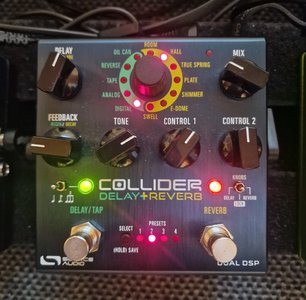 Source Audio Collider Delay+Reverb