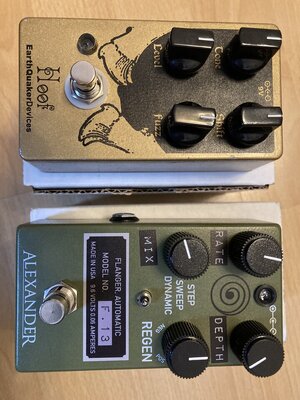 Earthquaker Devices "Hoof" Fuzz / Alexander Effects F.13 Flanger V1 (beide Pedale DEFEKT)