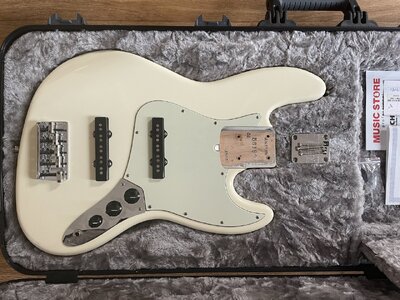 Fender Body Am Pro I - 5.JPG