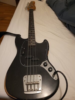 Fender JmJ Mustang Bass schwarz 2 Monate alt