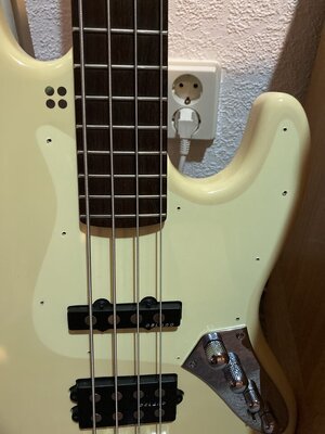 Sandberg Pickguard TM4, erste Serie in weiß