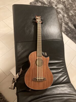 Ortega PM SHAMAN Bass Ukulele 24,6" Scale (große Ukulele)